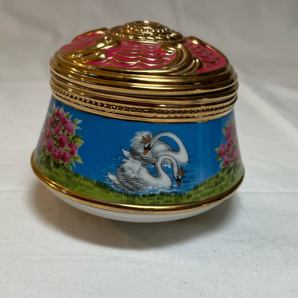 Swan Lake music jewelry/trinket box padded w/black velvety lining. 3.5”W x 3”T